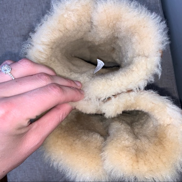 UGG Girls' Bailey Button Triplet II Boots - Picture 12 of 15